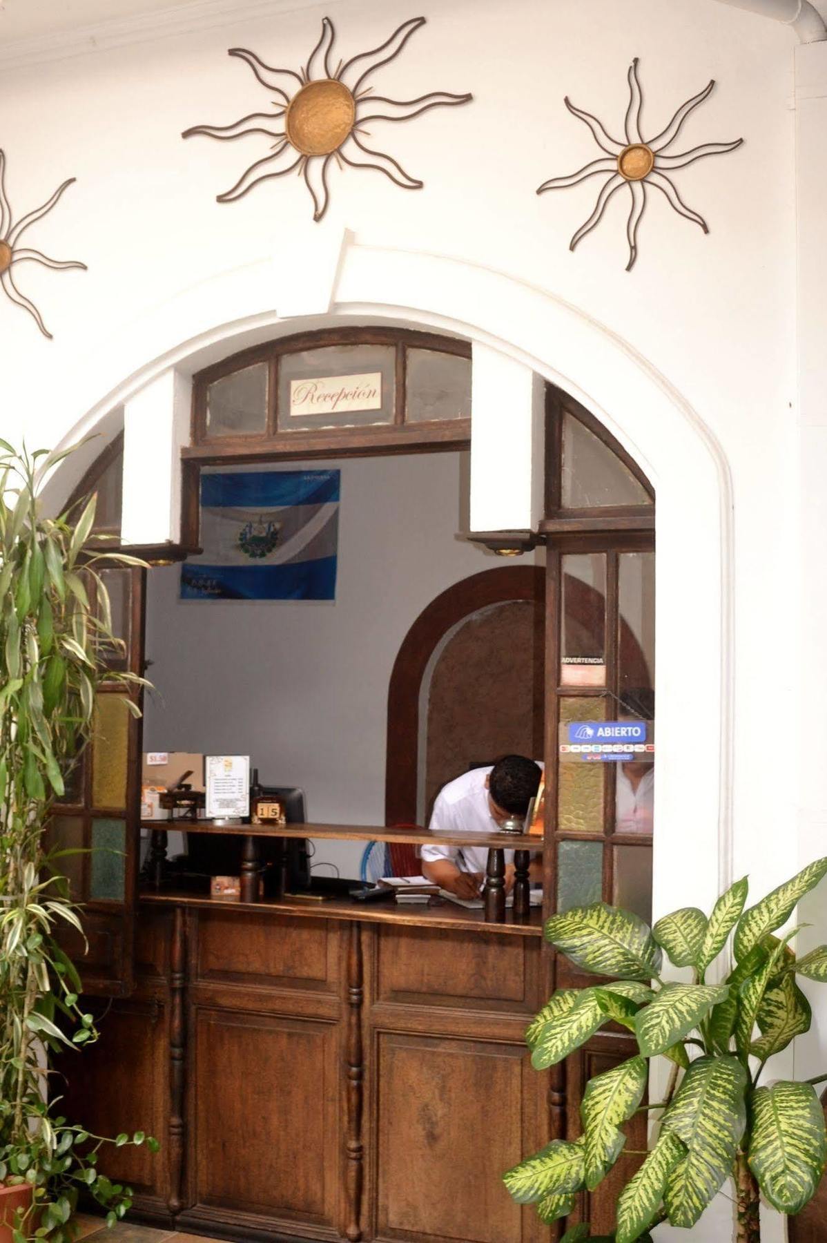 Hotel Villa Florencia Centro Historico San Salvador Exterior foto